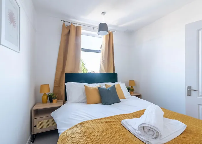 Ivy House - 3 Bedroom House - Contractor Bristol