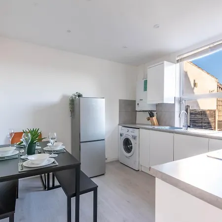 Ivy House - 3 Bedroom House - Contractor * ブリストル