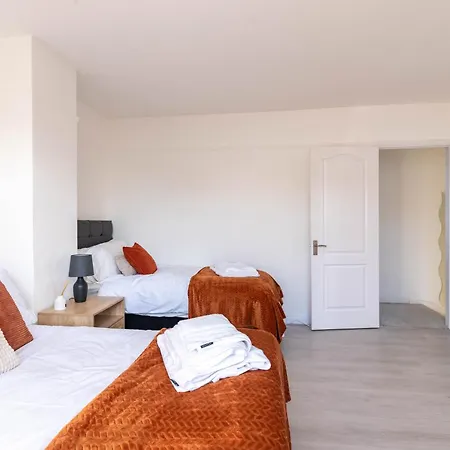 Ivy House - 3 Bedroom House - Contractor * Bristol