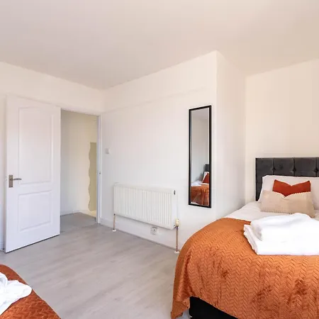 Ivy House - 3 Bedroom House - Contractor 펜션 *