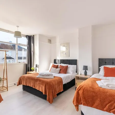 Ivy House - 3 Bedroom House - Contractor Сasa de vacaciones *