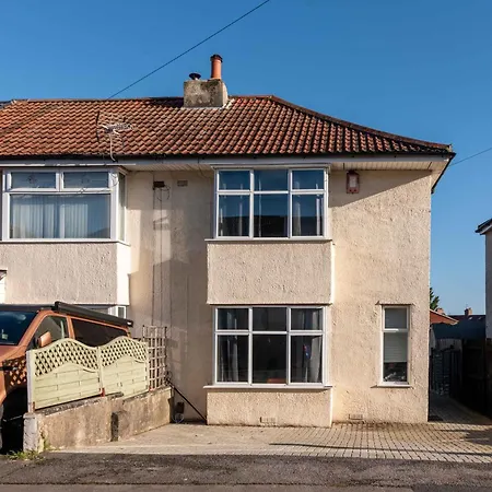 Ivy House - 3 Bedroom House - Contractor * Bristol